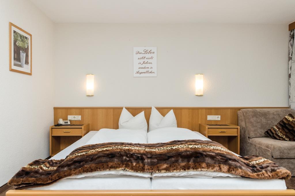 Doppelzimmer mit Balkon