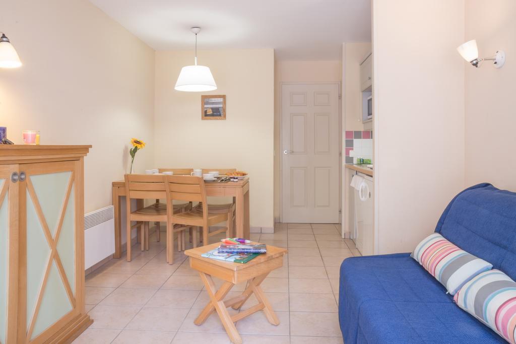 One-Bedroom Apartment with Terrace or Balcony (4 people)