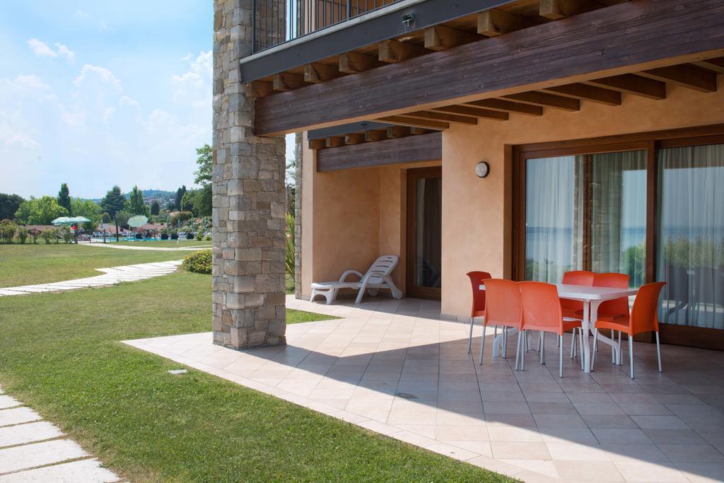 Appartamento Standard con 2 Camere da Letto e Vista Lago Parziale