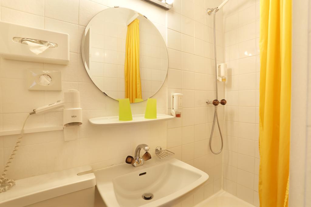 Quarto Compacto