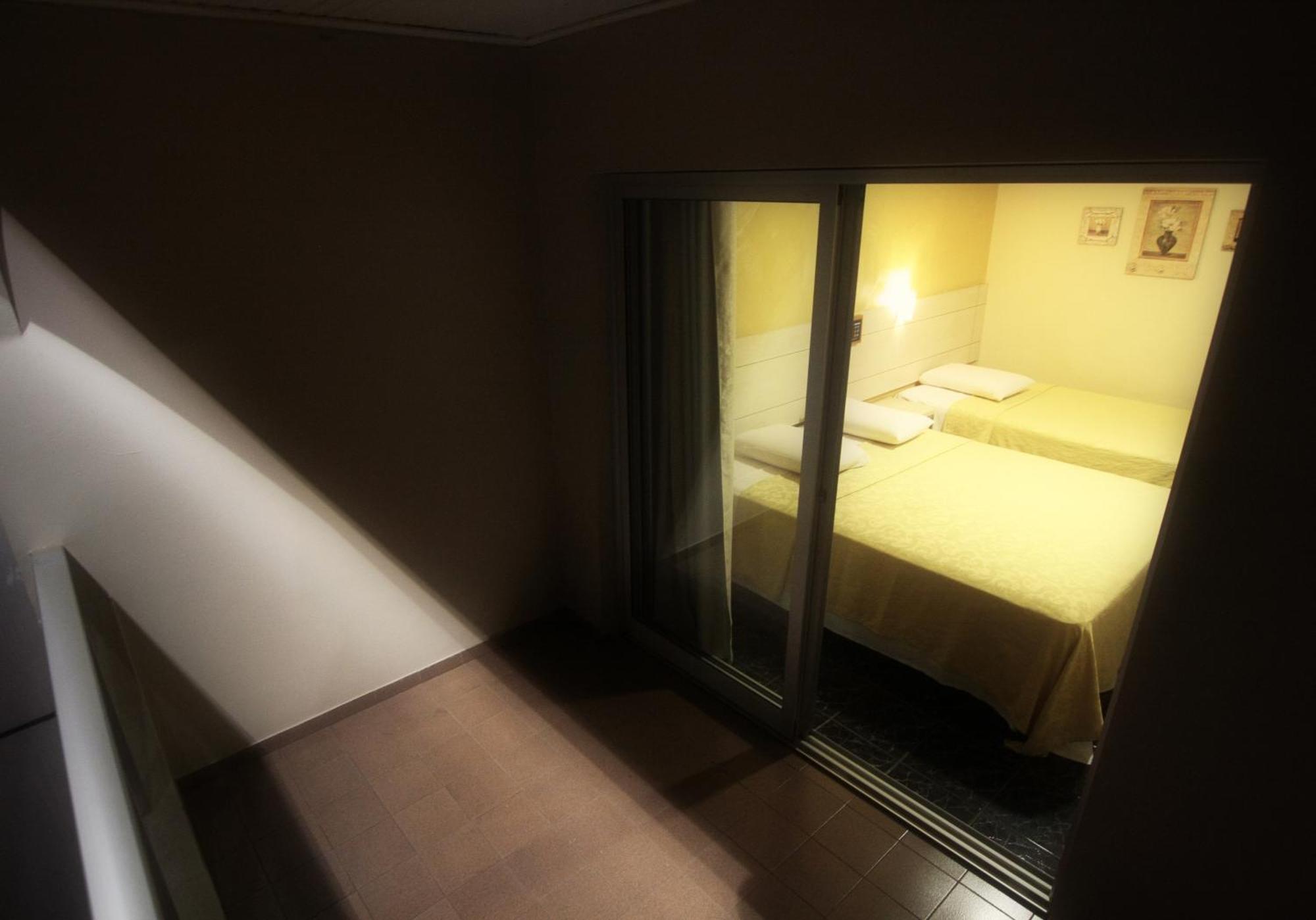Triple Room,1220740363:JPEG