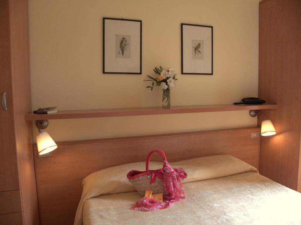 Camera Matrimoniale/Doppia con Letti Singoli con Letto Supplementare