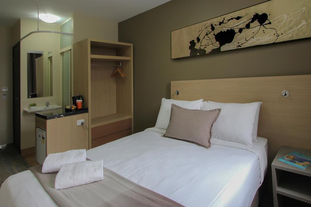 Standard Queen Room