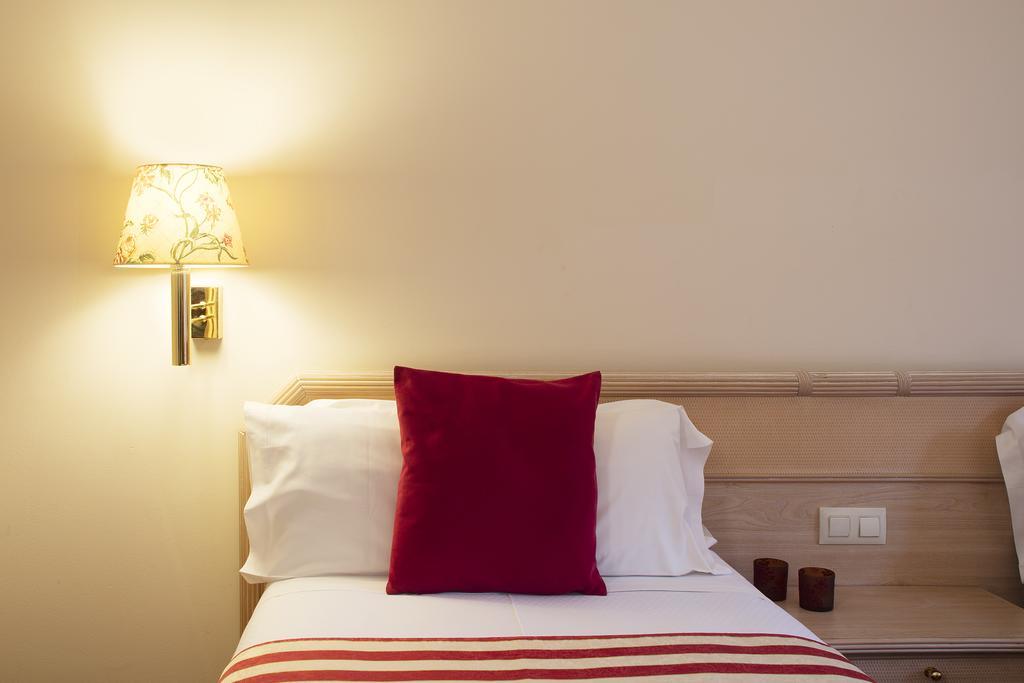 Chambre Quadruple (2 Adultes + 2 Enfants)