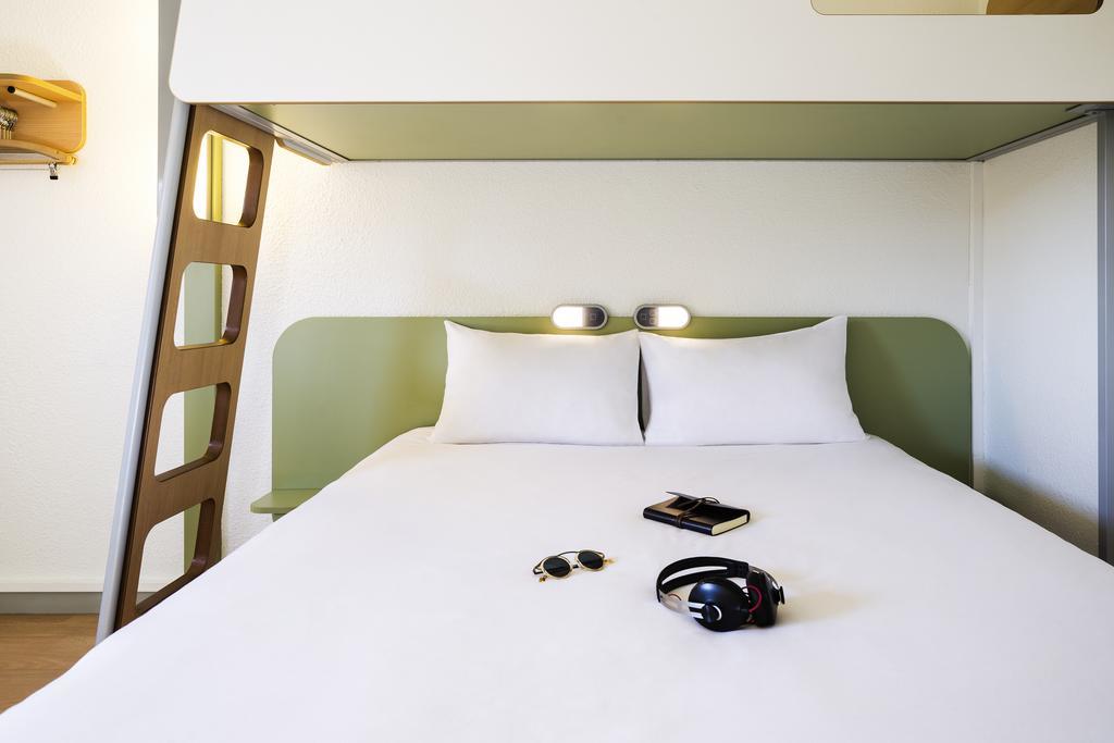 Chambre Triple avec 1 Lit Double et 1 Lit Superposé
