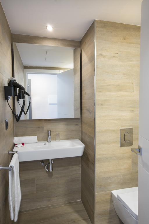 Suite (2 adultos + 2 niños)