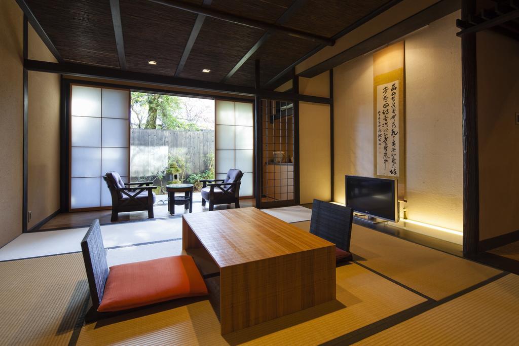 Chambre Premium avec Coin Tatami et Baignoire en Plein Air A