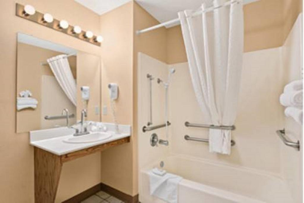 King Room - Mobility Access/First Floor/Non-Smoking