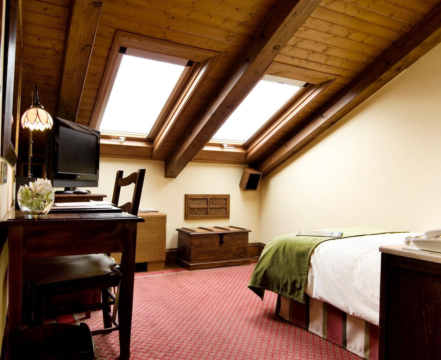 Single Room,1536285556:JPEG