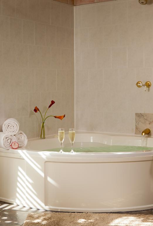 Luxury King Room