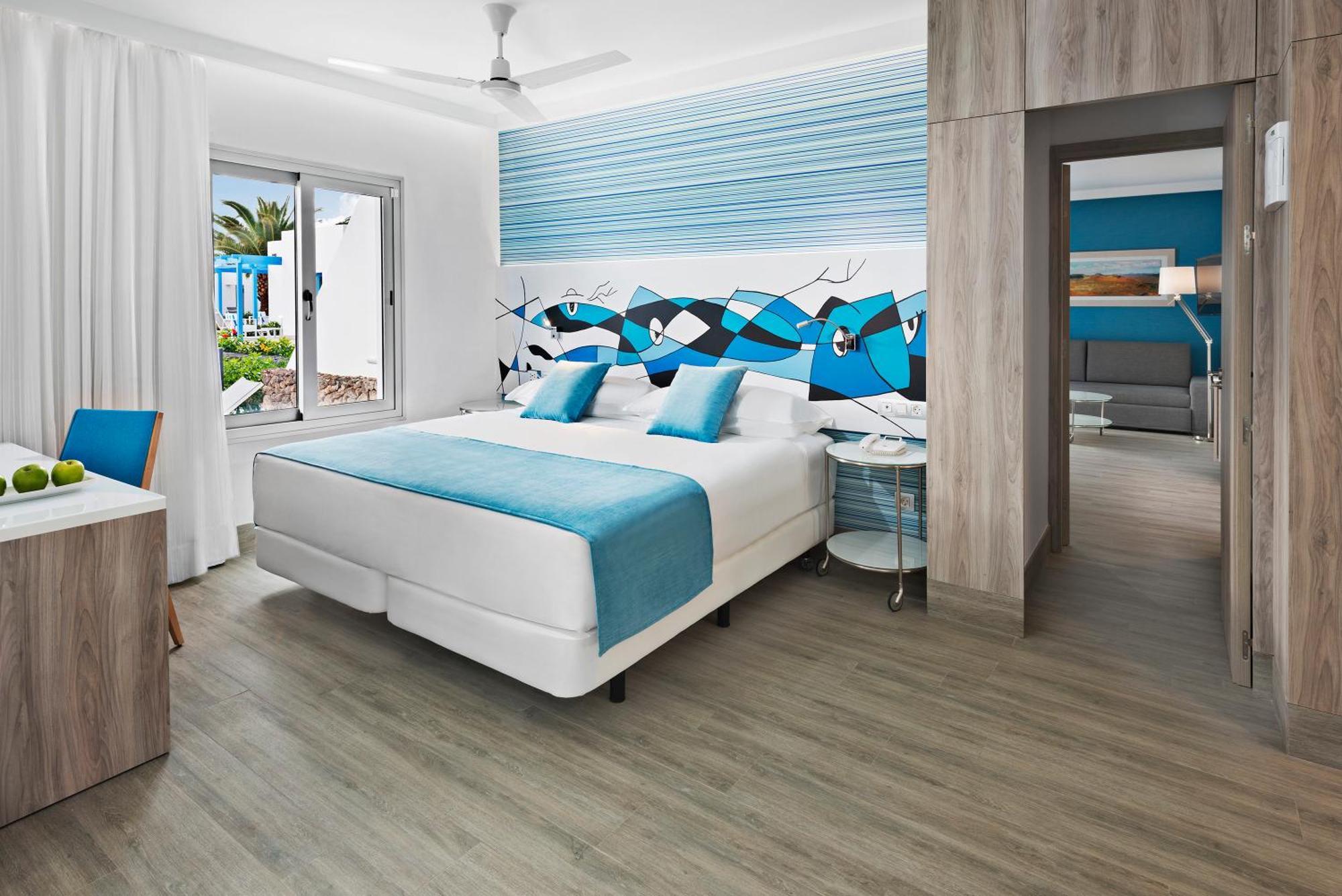 Suite Junior Familiar Superior (4 adultos + 4 niños)