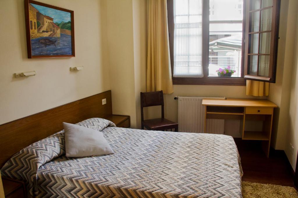 Single Room,37678696:JPEG