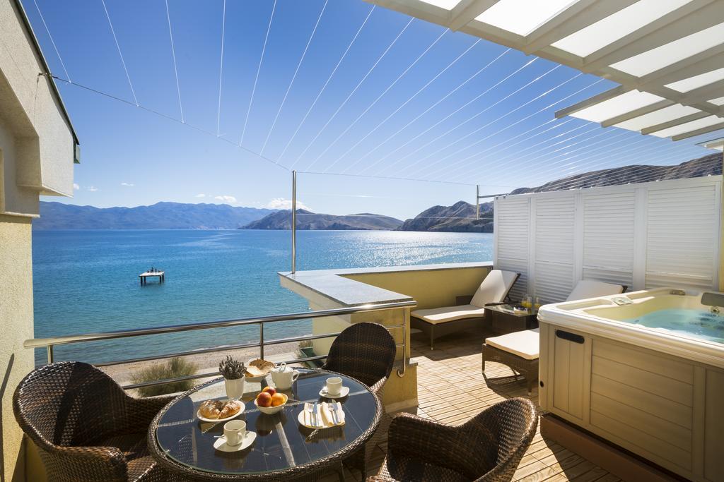 Suite für 4 + 2 Personen mit Whirlpool und Meerblick