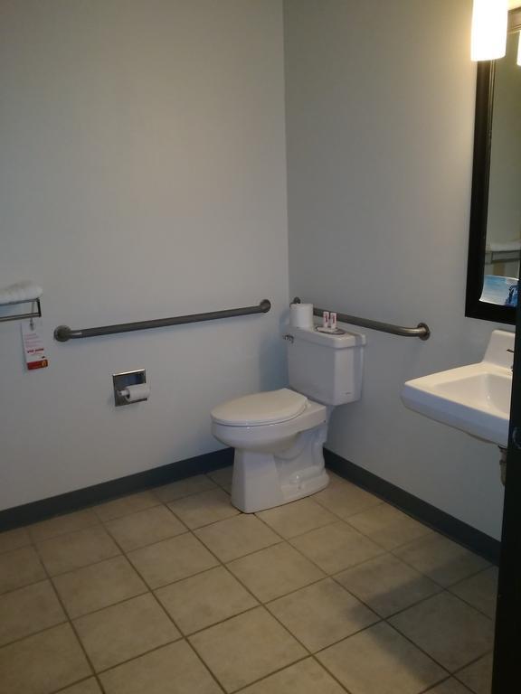 King Room - Mobility Access/Non-Smoking