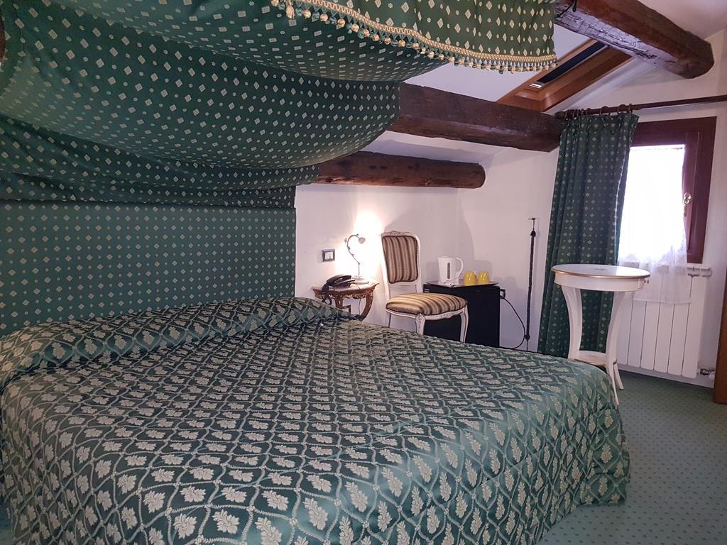Small Double Attic (Only stairs)