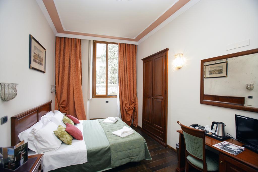 Quarto com Cama de Casal ou 2 de Solteiro e Vista
