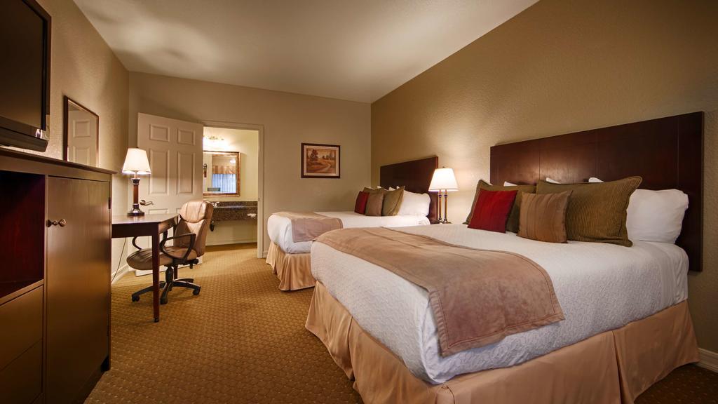 Queen Room with Two Queen Beds