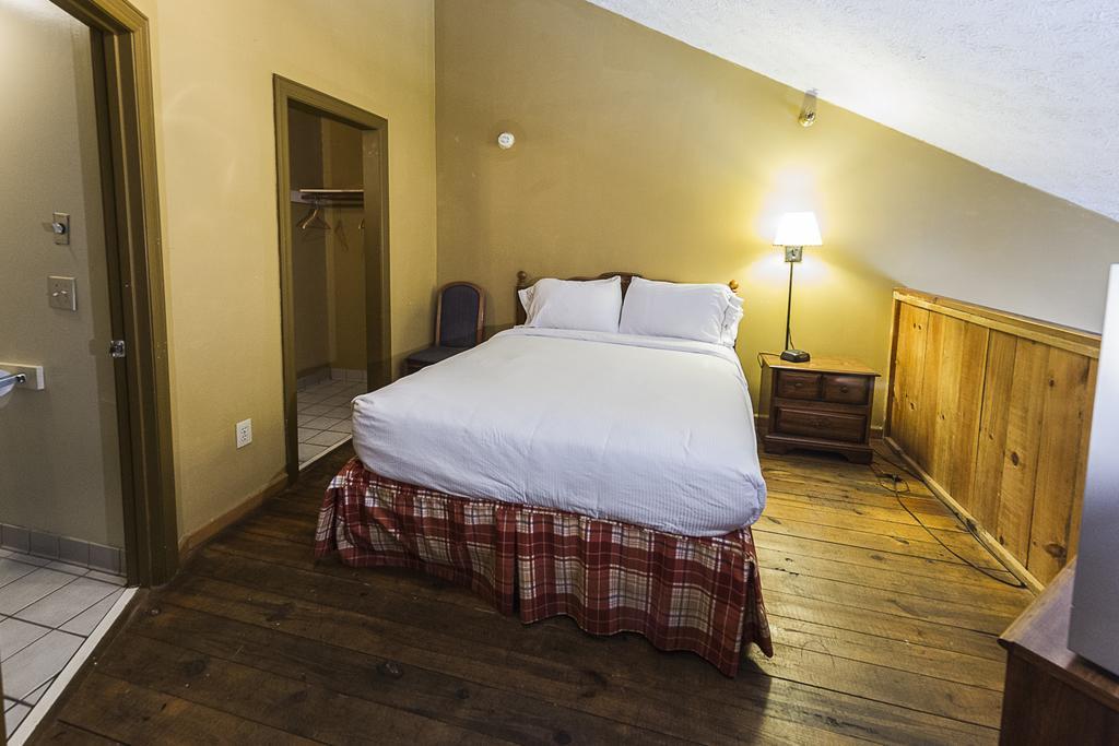 Jacuzzi Loft Suite,266190493:JPEG