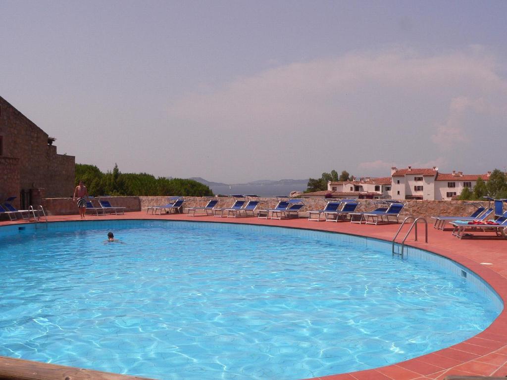 Camera Matrimoniale/Doppia con Letti Singoli con Vista Piscina