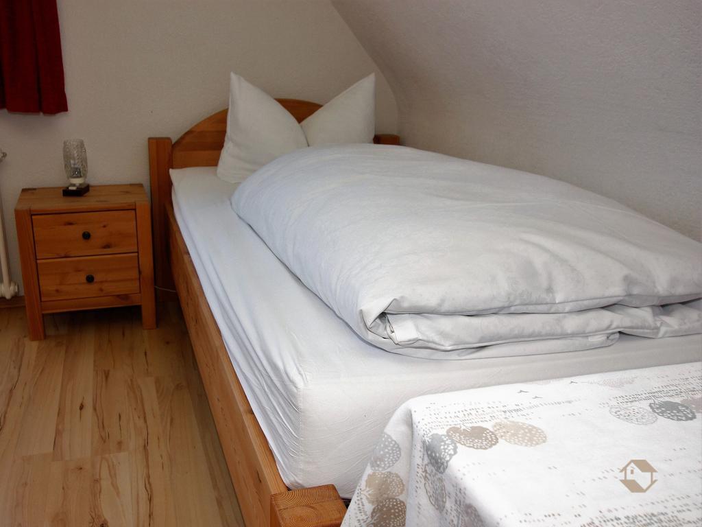 Single Room,388709222:JPEG