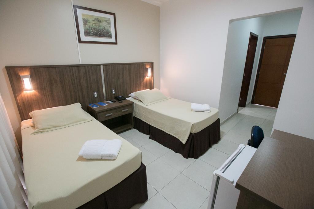 Quarto Duplo