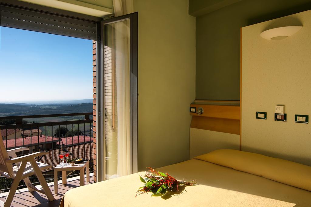 Camera Matrimoniale/Doppia con Letti Singoli con Vista Mare
