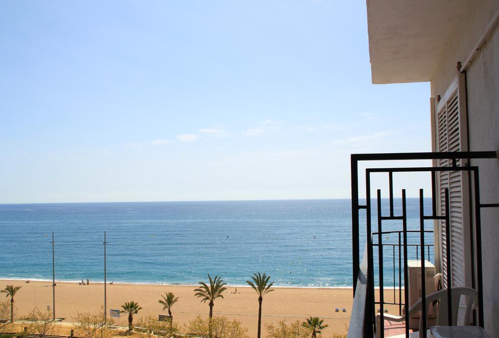 Habitación Doble con vistas laterales al mar