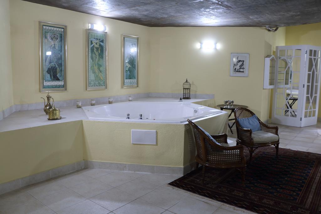 Quarto Superior com Cama de Casal ou 2 de Solteiro e Vista do Jardim