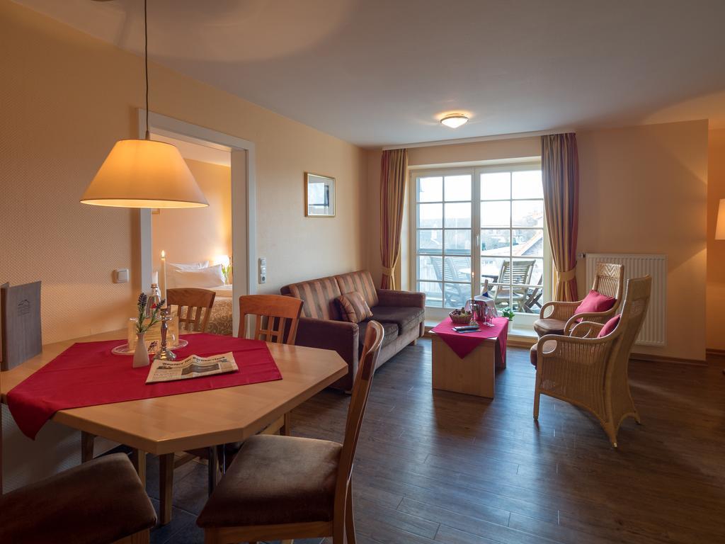 Two-Bedroom Apartment,709797001:JPEG