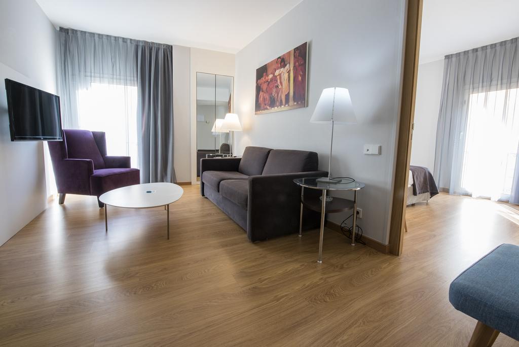 Familienzimmer (2 Erwachsene + 2 Kinder)