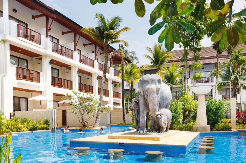 Doppelzimmer mit Zugang zum Pool