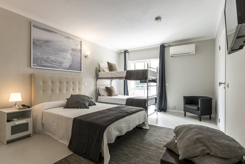 Quarto Triplo Básico