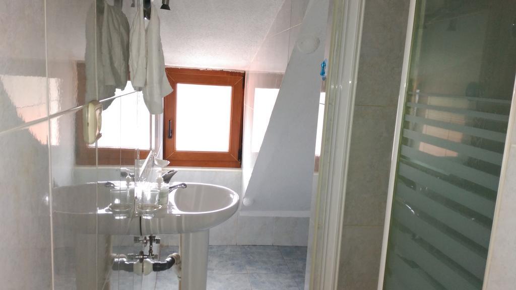 Habitación Individual con baño compartido