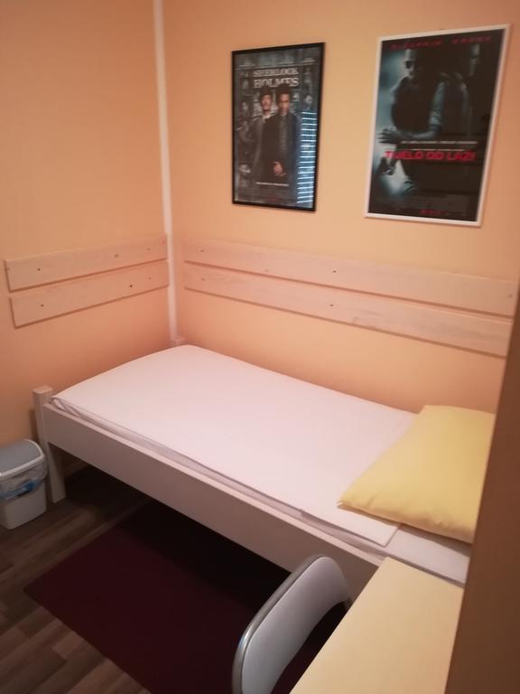 Camera Doppia con Letti Singoli con Bagno Privato