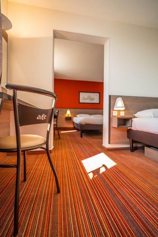 Suite Familiale (4 Adultes + 1 Enfant)