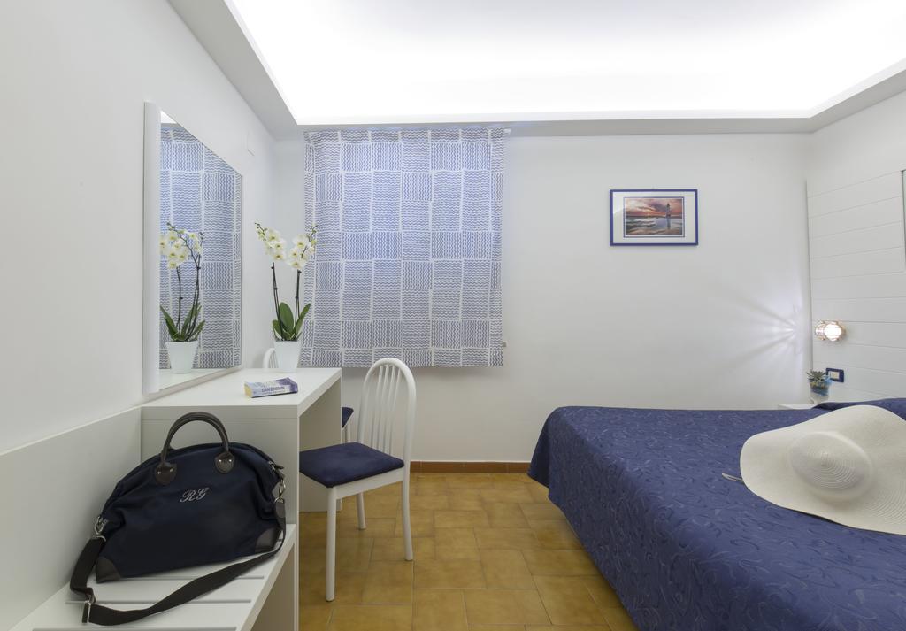 Triple Room with Sea View