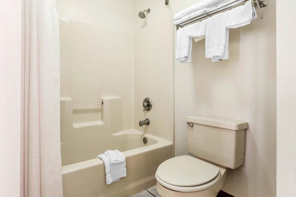 Double Room with Two Double Beds - Non-Smoking