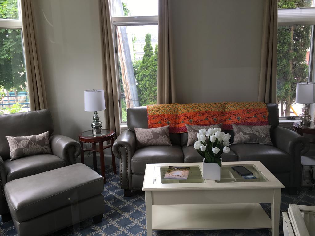 Deluxe Suite with Spa Bath