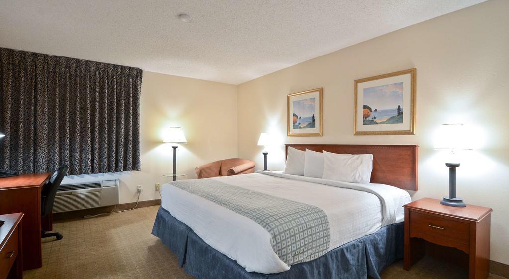 Premium Zimmer mit 2 Doppelbetten und Stadtblick