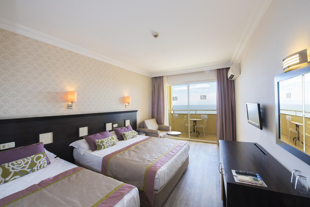 Double or Twin Room Partial Sea View,1274987029:JPEG