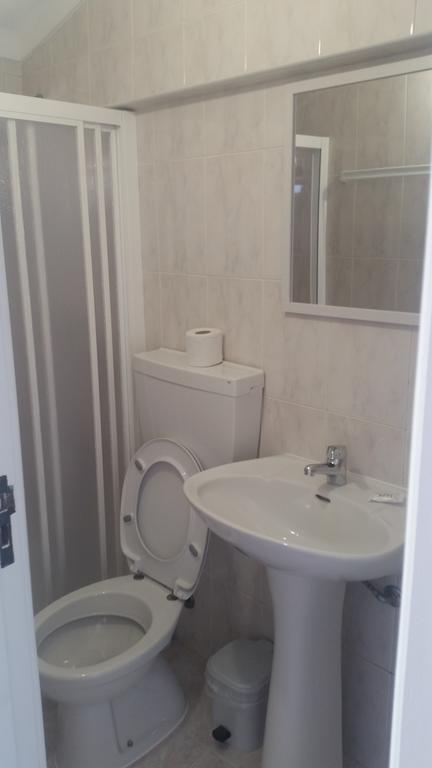Quarto Duplo com Casa de Banho Privativa