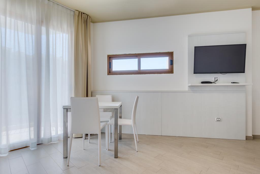 Suite Familiare (2 Adulti + 2 Bambini) con Balcone