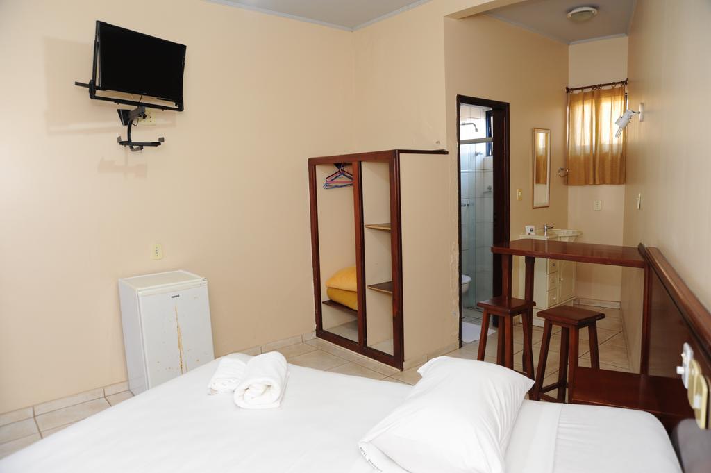 Quarto Deluxe com Cama de Casal ou 2 de Solteiro