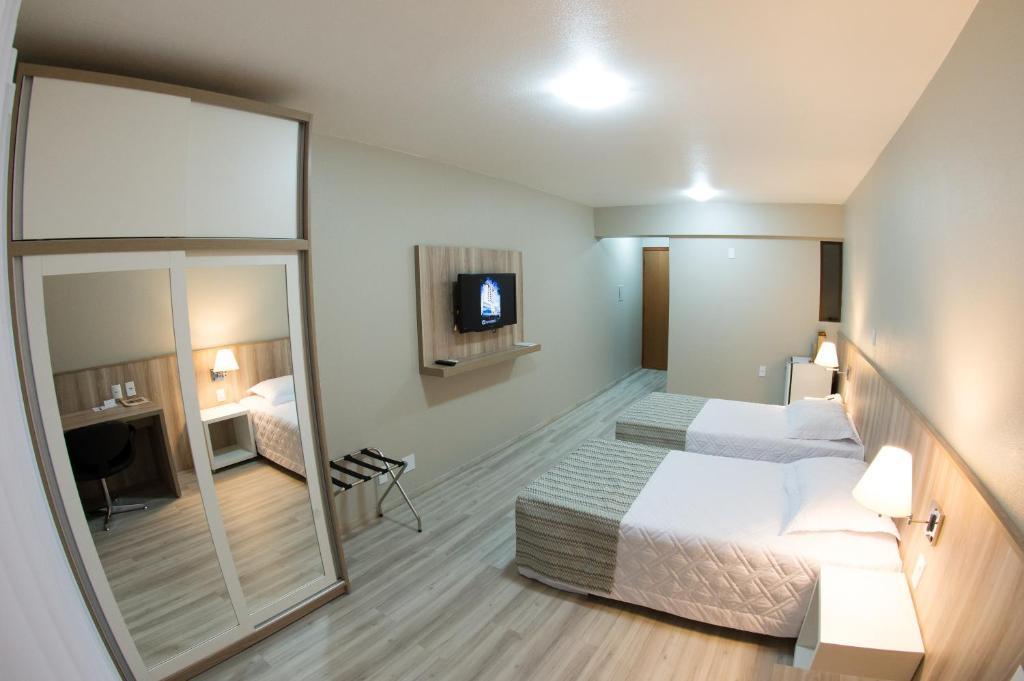 Large Double or Twin Room,42349183:JPEG
