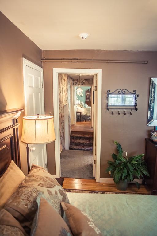 Comfort Queen Room