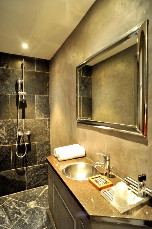 Large Superior Double Room - Ground Floor