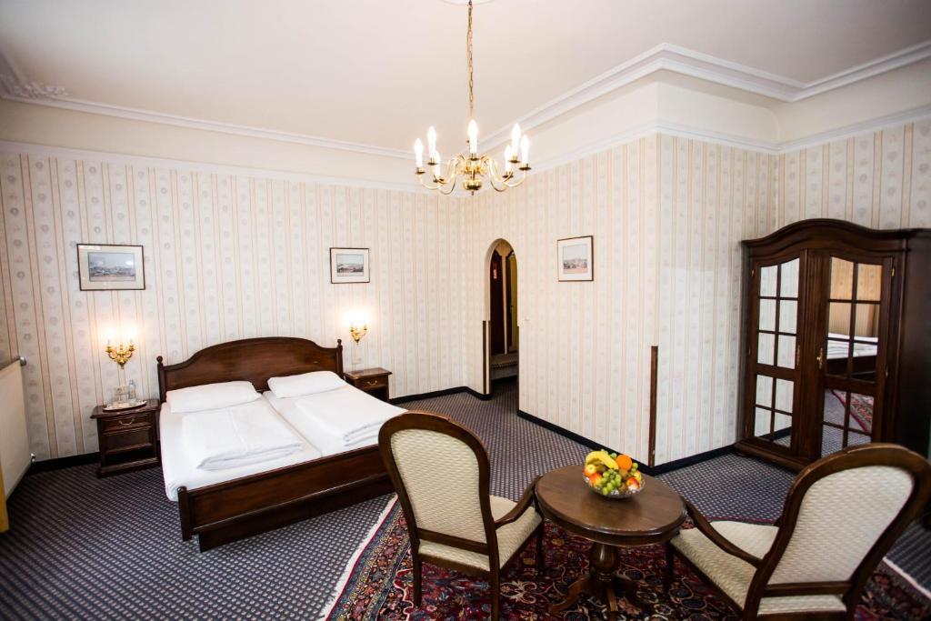 Quarto com Cama de Casal ou 2 de Solteiro