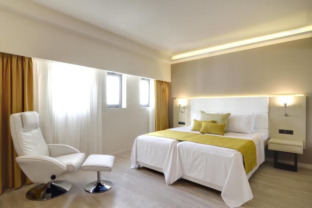 Quarto Duplo Standard com Cama Extra