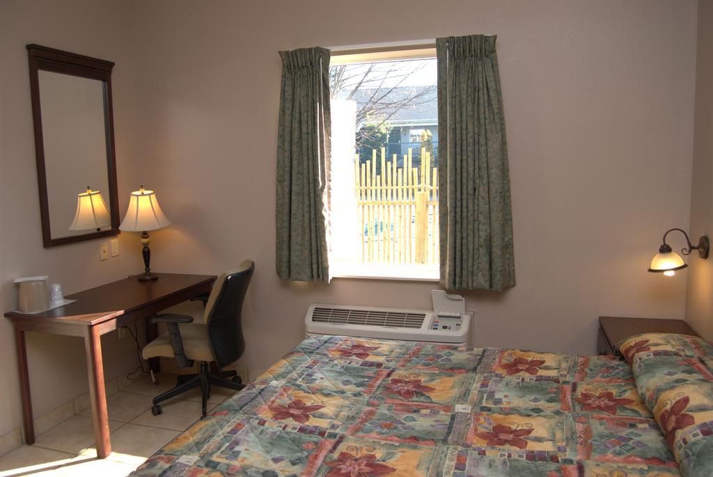 King Room with Spa Bath - Non-Smoking