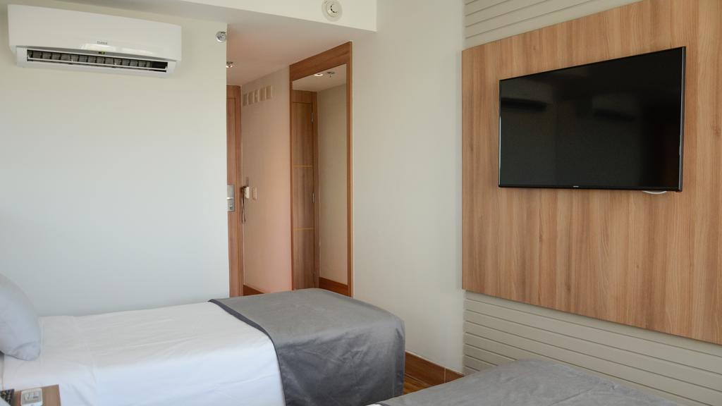 Quarto Duplo